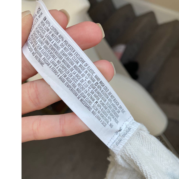 Boohoo white ribbed zip up tank top, size small - Picture 11 of 12